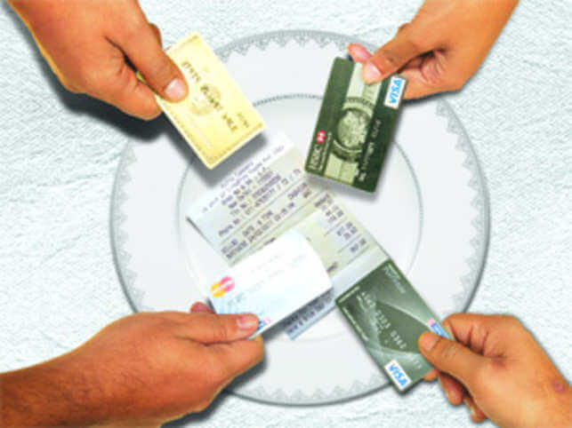 2 girls on a road trip break